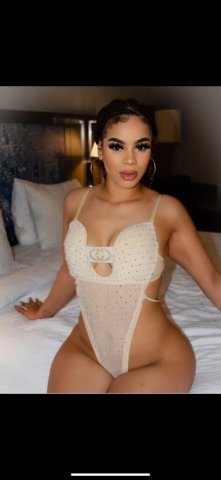 ONLY IN TOWN UNTIL SUNDAY BABES! 🥰🫶🏼😘 - 22 - 1