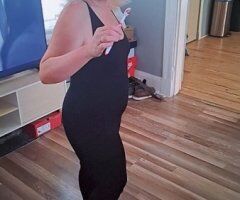 Cincinnati escorts - Roses are Red Violets are Blue come over and let me bounce my ass on you - 26