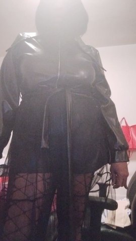 l..Serious clients only short stay $100/$150 half an hour 200 an hour 300 I specialize in massages and fetishes video sex also I party at times - 46 - 1