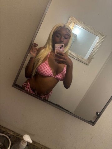 lets have fun! GREEK Available! in and out call available - 18 - 1