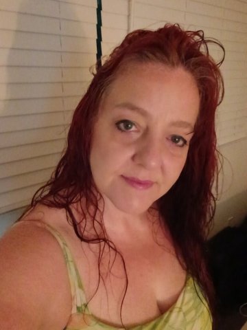 Beautiful Curvy-thick redhead - 47 - 1