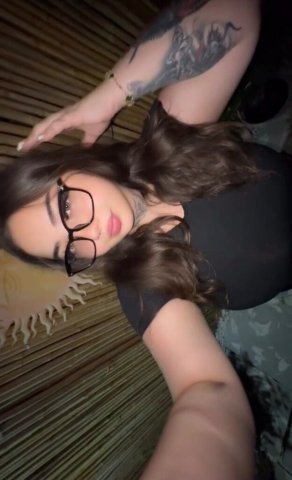 21 y/o 👅 THICK WHITE GIRL 🍑 - 21 - 1