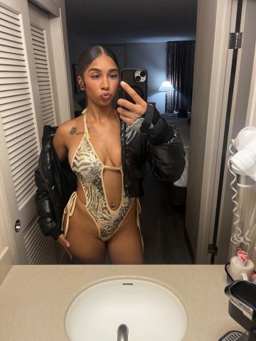 New girl in town petite, thick and unforgettable 😋 available 24/7 incall , outcalls , car fun 💦💦 two girls 💋💋 - 21 - 1