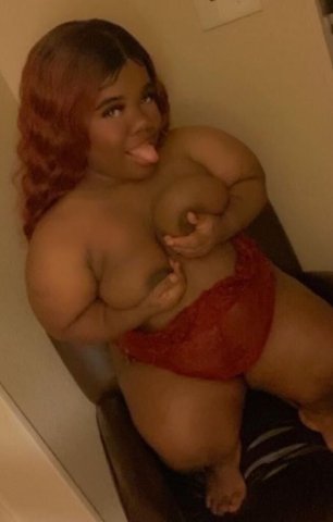 Curvy And Flirty Big Booty Busty Freak! 🍑👅🍫 available now! Dont Miss Out! 😘 - 25 - 1