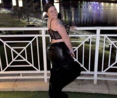 its snowing ❄classy and nasty 🥂 - 25 - Image 3