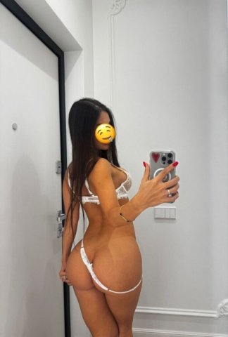 Passionate 29 Columbian and Italian mami ready to fullfill your every need - 29 - 1