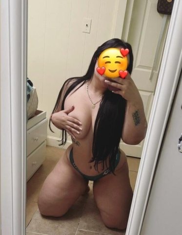 I am a Latina Available 24/7 with a good pleasure write to me papaito❤😍 - 27 - 1