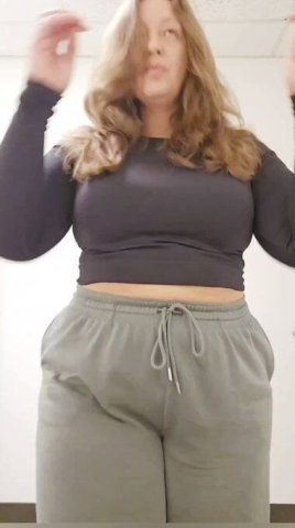 Come here, take a closer look 😜 I like to tease, but I also like to show offVery edible, I promise💯 - 36 - 1