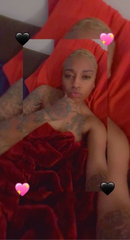 black slim thick girl looking for a WHITE male dom - 33 - 1