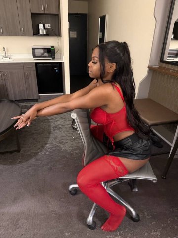 New In Town🤤HOT PETITE EBONY🤤 🔥 👑👅ᗷᒪOᗯ 👅ᒍOᗷ ᑫᑌᗴᗴᑎ 👸🏽THE BEST HEAD & PUSSY🍑📍Airport Expo / Preston Hwy 🏨 - 25 - 1