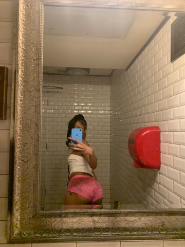 FACETIME SHOWS , incalls ,OR OUTS !! HEY DADDY NICE TO MEeT U , YOU WILL LOVE THIS TIGHT KITTY - 23 - 1