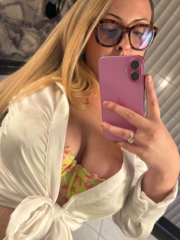 sensual thick babe available for you!🍀💦🥰 - 23 - 1