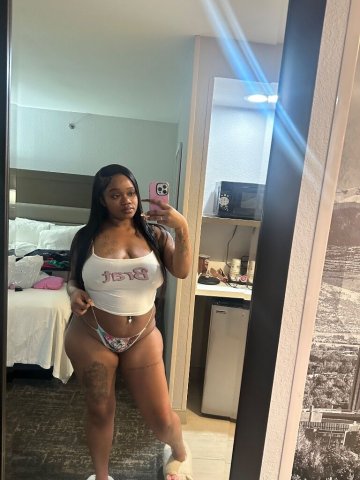 Your Favorite Girl 💦 FACETIME SHOWS 📲 Curvy 🌶 Creamy Wet 💦 Ready To Play ALWAYS 😘 - 24 - 1
