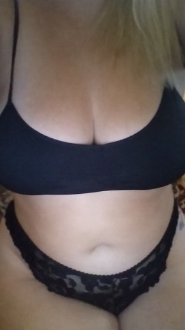 Sexy with Curves... Thick Redhead... Hazel Eyes .. - 27 - 1