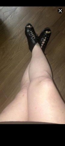 Come holler at me to get this weekend started off right with the right with my 20 min Special!! Looking forward to pleasing you! - 42 - 1