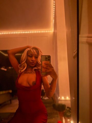 IN TOWN FOR THE WEEKEND Mistress/Mommy is looking for you 💕 - 27 - 1