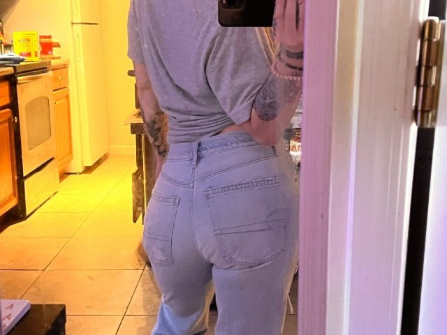 ASHLEE'S BACK ON BI💋I WILL ONLY BE HERE A FEW DAYS 🥰FEB 25th- March 4th ❤ 💋 NO DEPOSIT ❤IM HERE IN KONA BEACH DATES BOAT DATES ✅ - 35 - 1