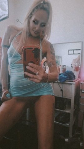 Hi Babes come into my world of ecstasy hot wet passion let me make your fantasies come true a beer queen and you can be my king I'll spoil you in every way possible are you wanting to have a fast lane. - 36 - 1