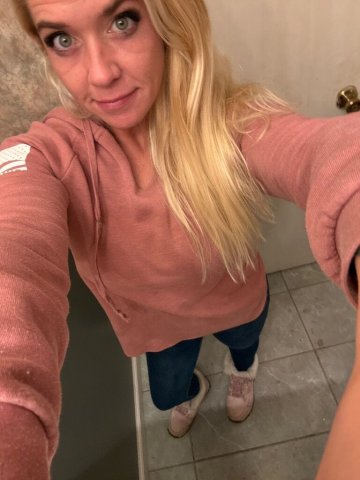 32F Sexy Submissive Blonde Available to Play ;) - 32 - 1