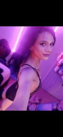 Sexy sweet skinny and here to please you !! - 28 - 1