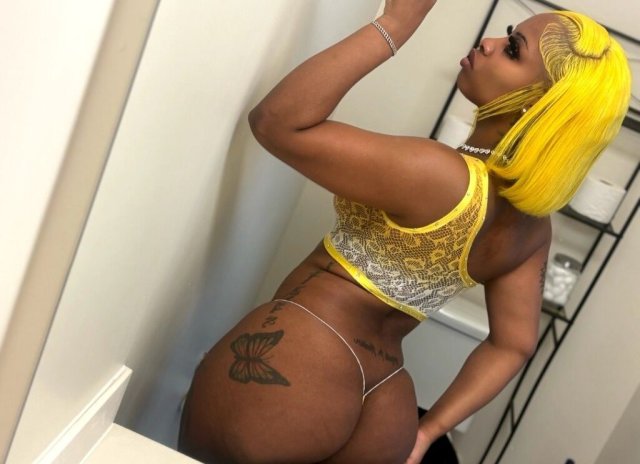 CUM SEE ME BABY💦💋CREAMER AND SQUITER🍭✅ AVAILABLE 25/8 - 20 - 1