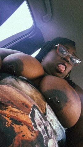 in Call available right now come playTightest Pussy EVER im so horny Deposit outcall - 26 - 1