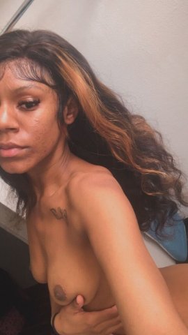 PETITE sweet and sexy 🌹 My pictures are recent services are 100% UNRUSHED & discreet with 5⭐ service ! LIGHT SCREENING REQUIRED📲✅ Multiple hours prioritized 🌟 - 25 - 1