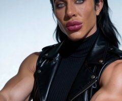 Female Bodybuilder - 43 - Image 4