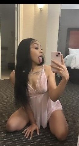 PETITE BOMBSHELL BEAUTY THROAT GOAT 😝 - 22 - 1