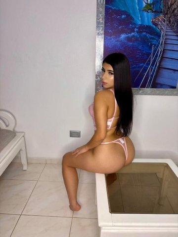 sexy girl available ready to have fun - 26 - 1
