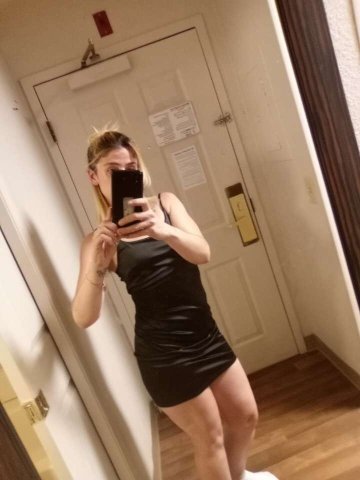 TEWKSBURY Lowell's #1 party girl THROAT 🐐 🥰 - 31 - 1