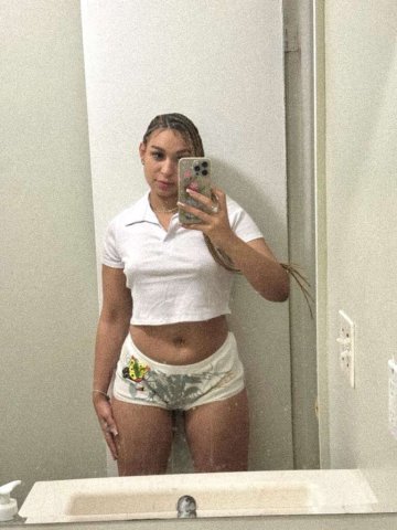 Hi i Am Available me gustan conocer nuevo amigo me gustan los hombre grande - 23 - 1