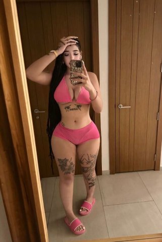 “Perfect body and irresistible curves” - 27 - 1