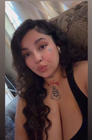 Sexy thick latina waiting to please you 😘🥰 - 24 - 1