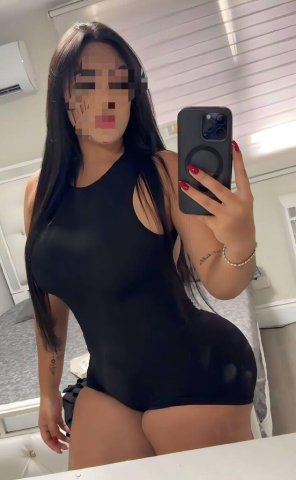 vivacious woman seeking man - 32 - 1