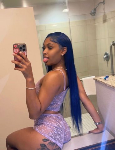 Petite & sweet 🍭💦 leaving at end of night - 22 - 1