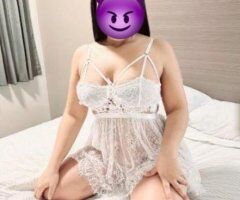 Latin girl visiting - 24 - Image 2