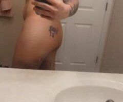 Tattooed Lesbian seeking generous men - 25 - Image 4