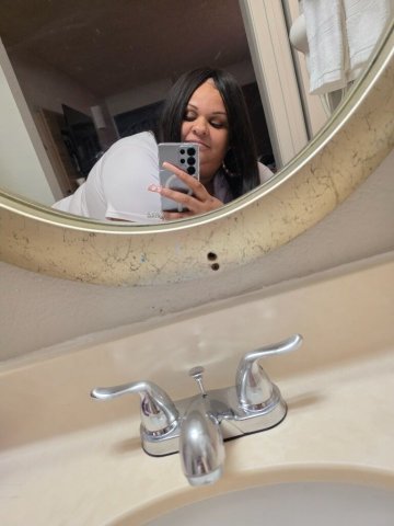 If you are a Breast Man you are going to love me. Busty Bombshell with 50H Natural Breast. Friday Specials until midnight. - 31 - 1