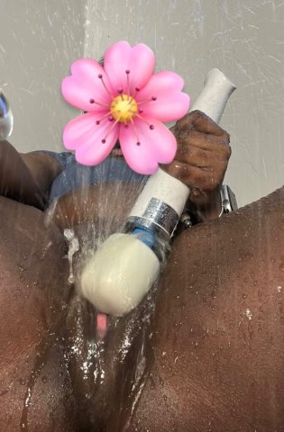 Pretty Ebony 🐱*180All Day/Night *💕new in town here for the night 🦋available 24/7🦋100% REAL🌺 - 23 - 1