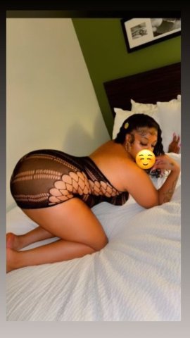 NEW IN TOWN🥰. SQUIRTER😋😋!! IN/OUTS !! COME GET A TASTE😘😘 - 24 - 1