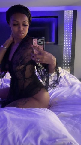 EVERYTHING JUICY 👅 OUTCALL ONLY ✅ I SELL CONTENT 📸 FACETIME DUO SHOWS $25 - 30 - 1