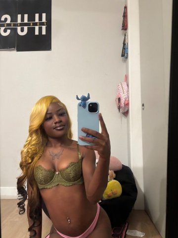 tiny petite cam babe 🤎 outcalls and carplay - 23 - 1