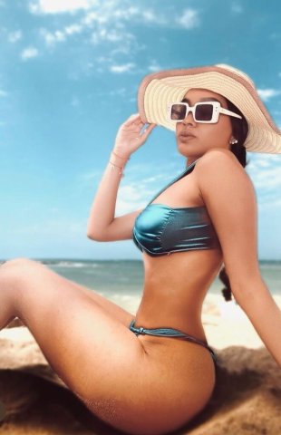 Luxurious Latina looking to please all your needs 🖤 - 24 - 1