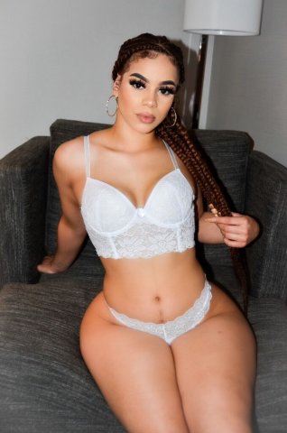 AVAILABLE FOR OUT CALLS & CAR DATES 🫶🏼 - 22 - 1