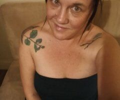 afternoon incall . cardates. its all fun. classy..descrete and ready to please - 41 - Image 2
