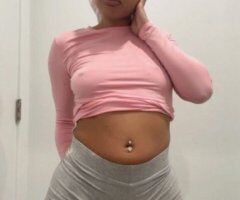 I only do hotel visits 🏨 You have to come here to my room 👀 I don't accept drama or games 🚫 All services with a condom ✅ - 23 - Image 2
