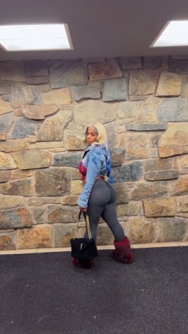 hey guys its mrs good cookiiee here outcalls only - 28 - 1