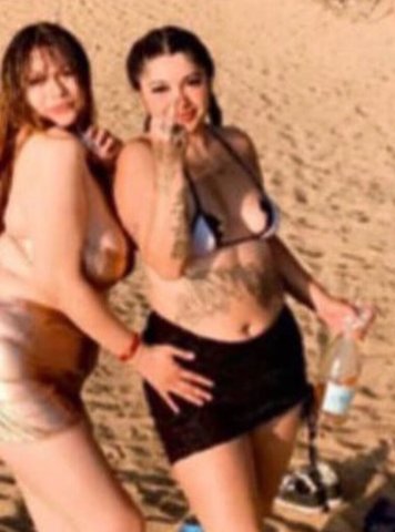 2baddies double trouble 🤞🏻💞FaceTime Shows 🥵 New Content ❤‍🔥 - 23 - 1