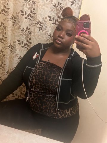 Sweet but seductive 🍭✨ Attentive to every detail 🌹Real connection, no time for games ❗Outcall & Incall ready ✅🍑 Anal👄💦 Oral🚫 No GFE - 28 - 1